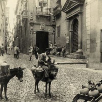 Calle de Núñez de Arce hacia 1915 fotografiada por Linares 
